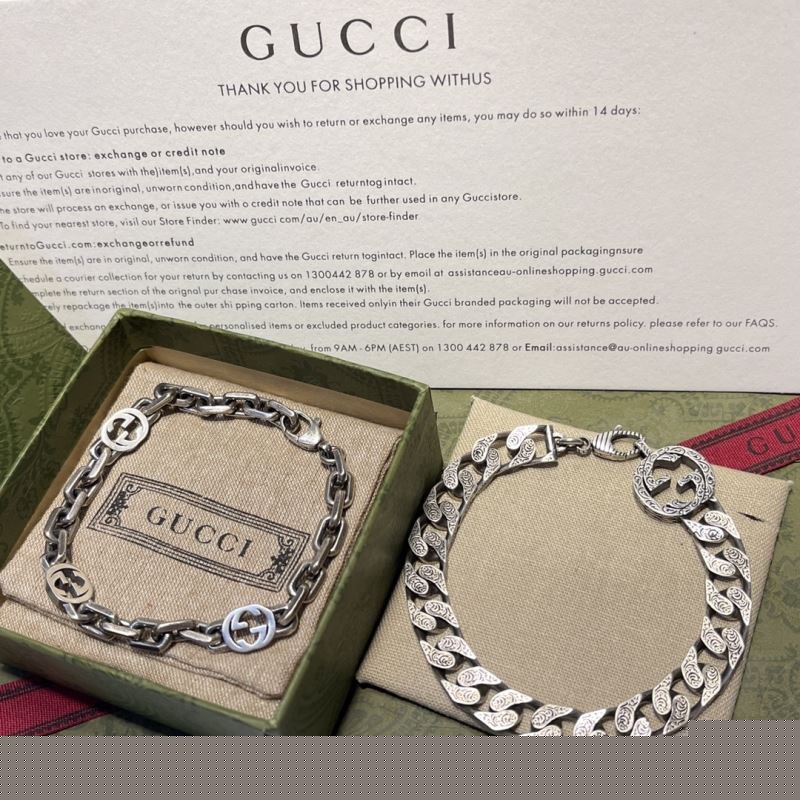 G*u*i bracelets